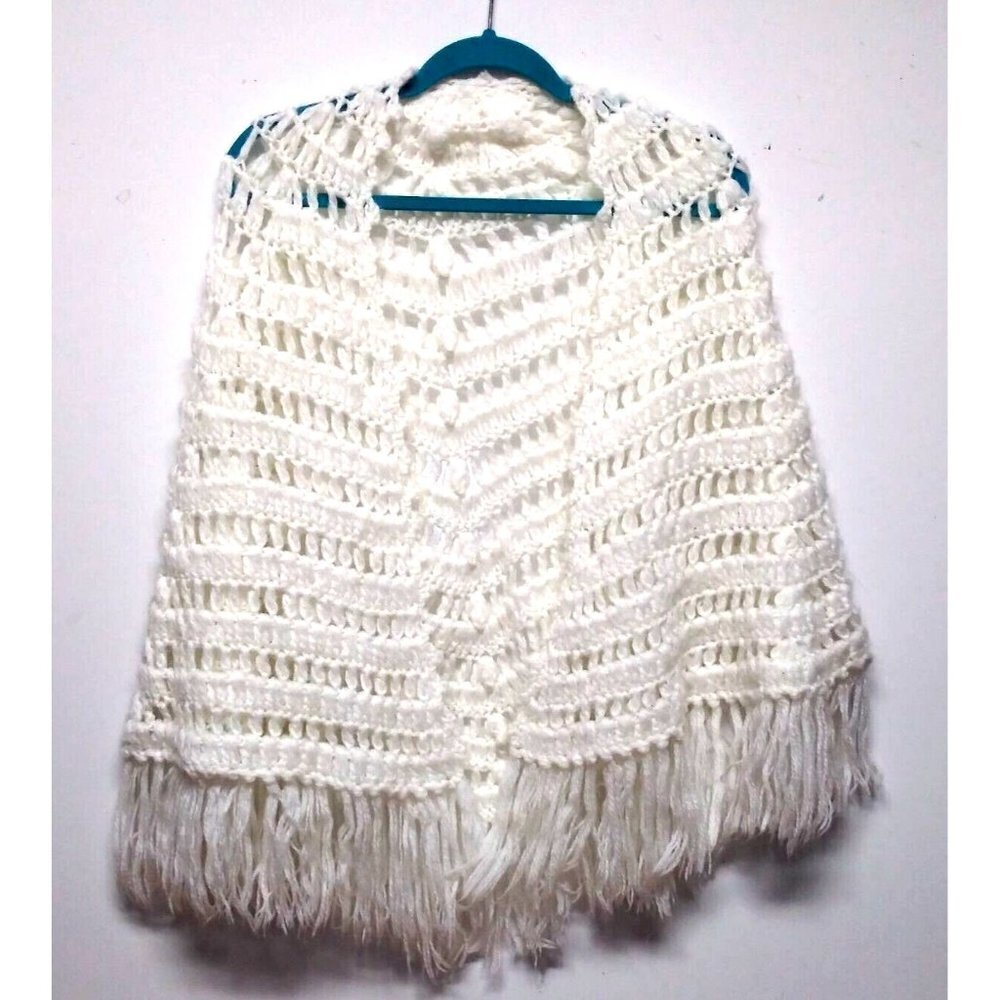 Womens Shawl white Shoulder Wrap Scarf wool knit fringes ONE SIZE soft EUC